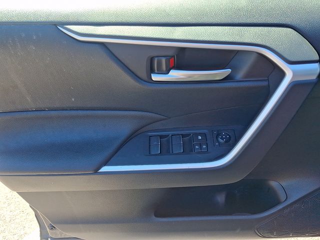 Thumbnail: 2025 Toyota RAV4 - 16