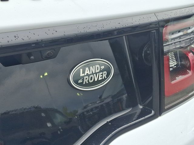 Thumbnail: 2020 Land Rover Discovery Sport - 7