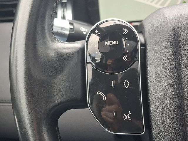 Thumbnail: 2020 Land Rover Discovery Sport - 25