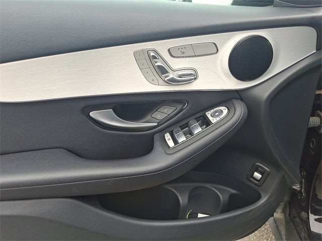 2022 Mercedes-Benz GLC 300 19