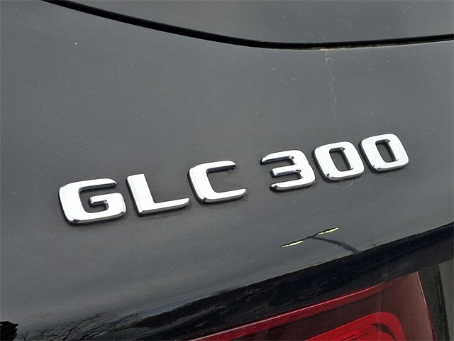 2022 Mercedes-Benz GLC 300 7