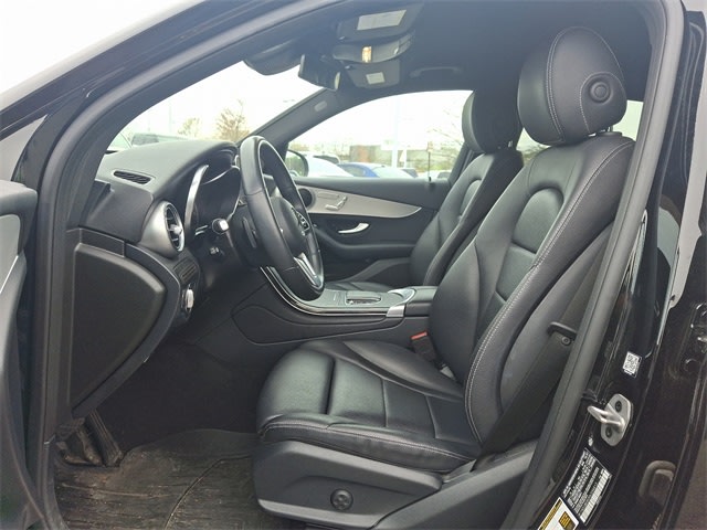 2022 Mercedes-Benz GLC 300 10