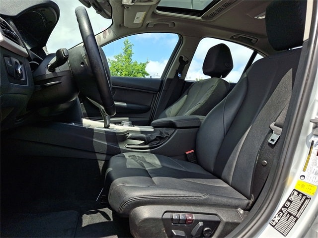Thumbnail: 2014 BMW 3 Series - 9