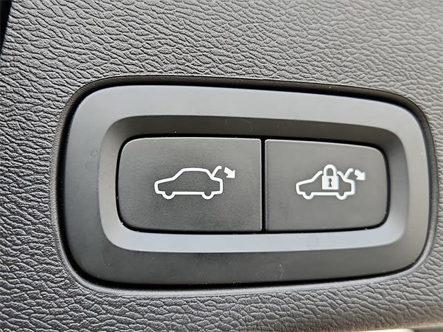 Thumbnail: 2024 Volvo XC60 - 28