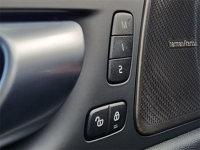 Thumbnail: 2024 Volvo XC60 - 25