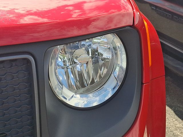 Thumbnail: 2023 Jeep Renegade - 8