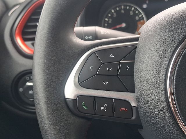 Thumbnail: 2023 Jeep Renegade - 25