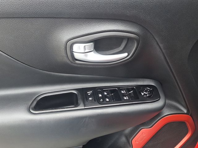Thumbnail: 2023 Jeep Renegade - 21