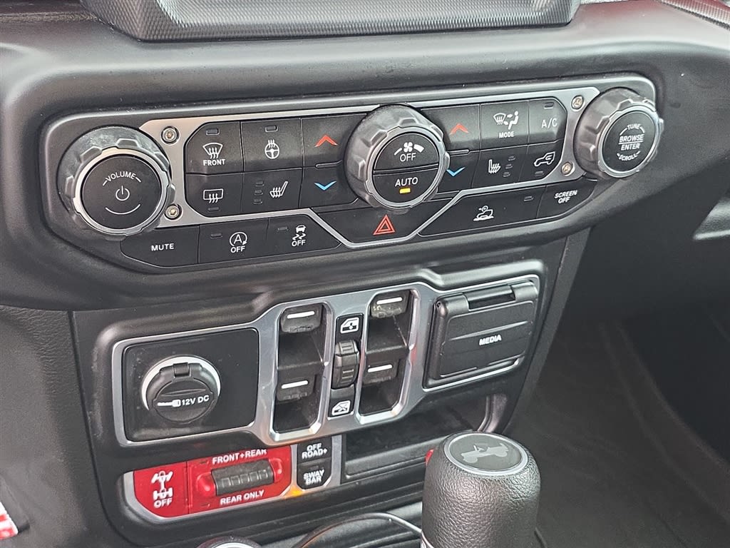 Thumbnail: 2023 Jeep Wrangler - 25