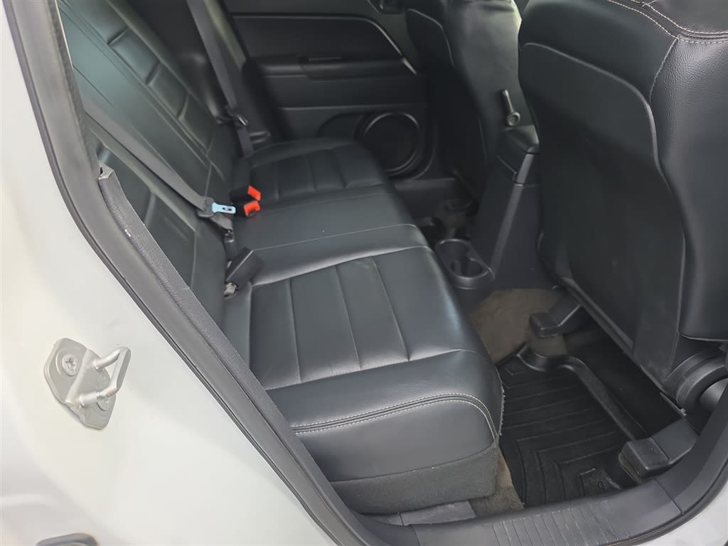 Thumbnail: 2016 Jeep Patriot - 12