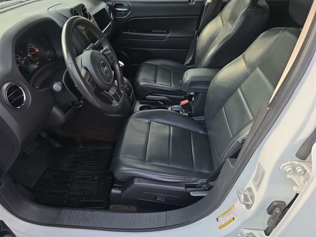 Thumbnail: 2016 Jeep Patriot - 11