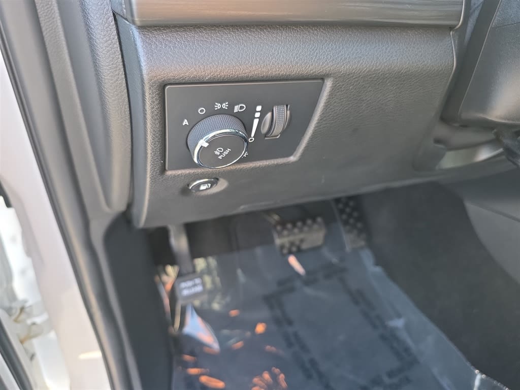 Thumbnail: 2022 Jeep Grand Cherokee - 27