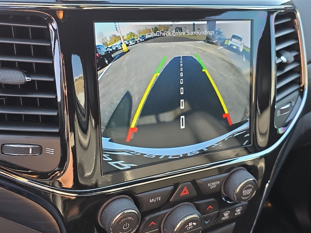 Thumbnail: 2022 Jeep Grand Cherokee - 12