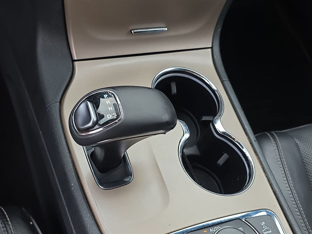 Thumbnail: 2015 Jeep Grand Cherokee - 13