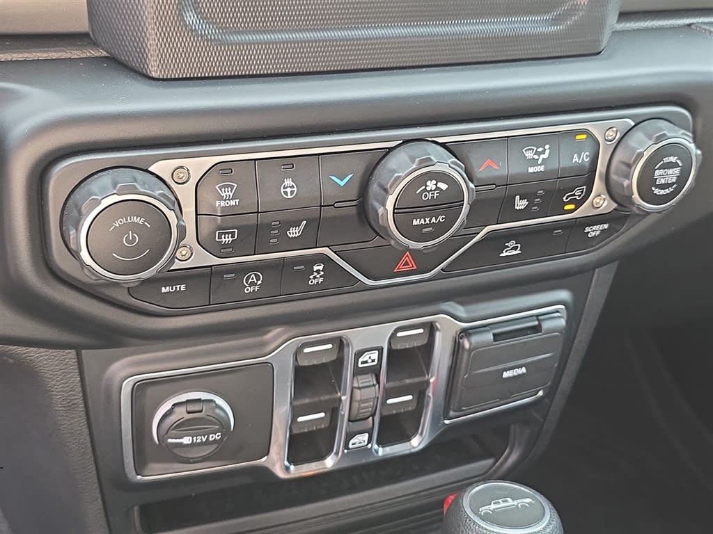 Thumbnail: 2023 Jeep Gladiator - 25