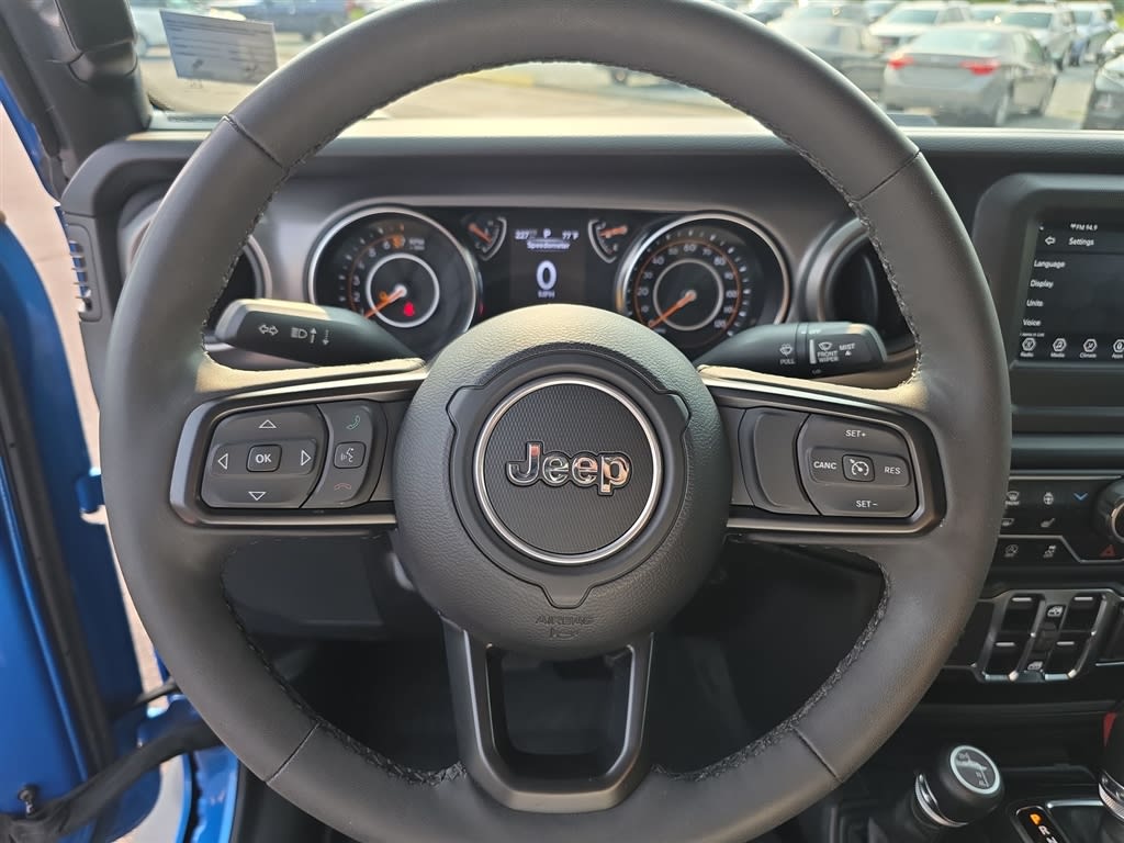 Thumbnail: 2023 Jeep Gladiator - 2