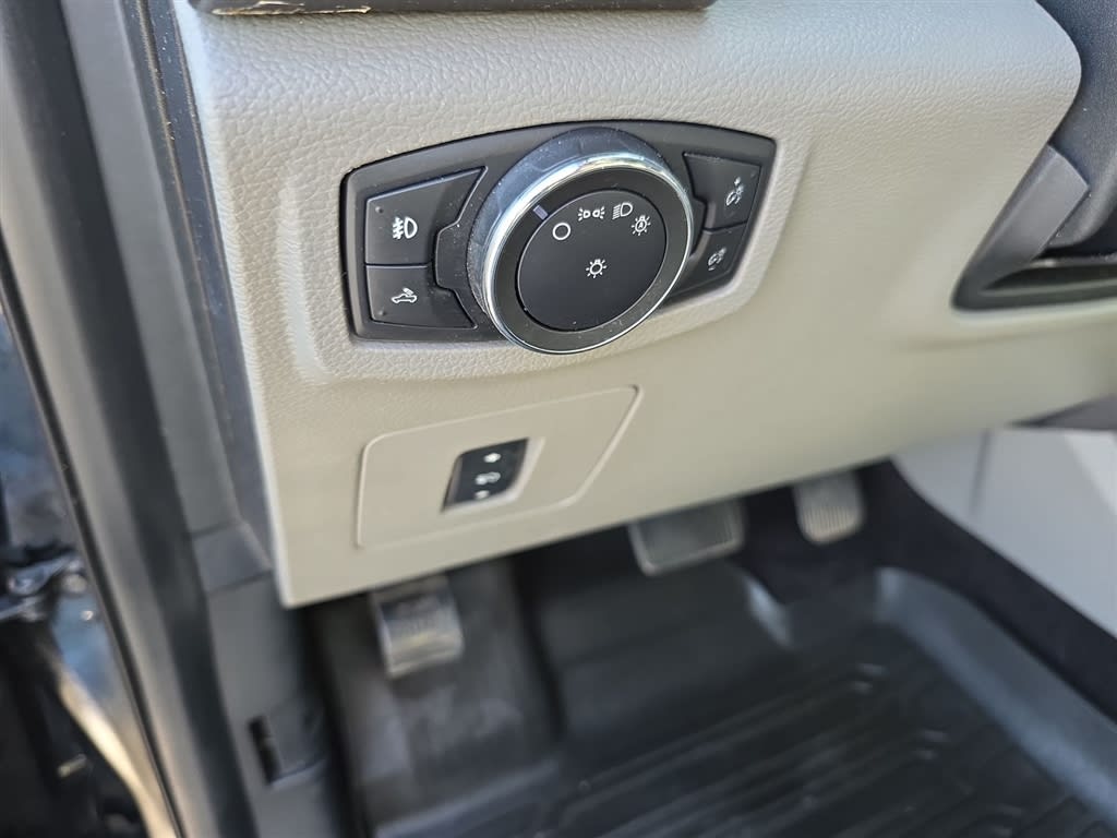 Thumbnail: 2016 Ford F-150 - 19