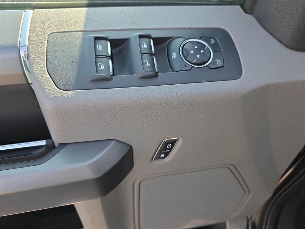 Thumbnail: 2016 Ford F-150 - 23