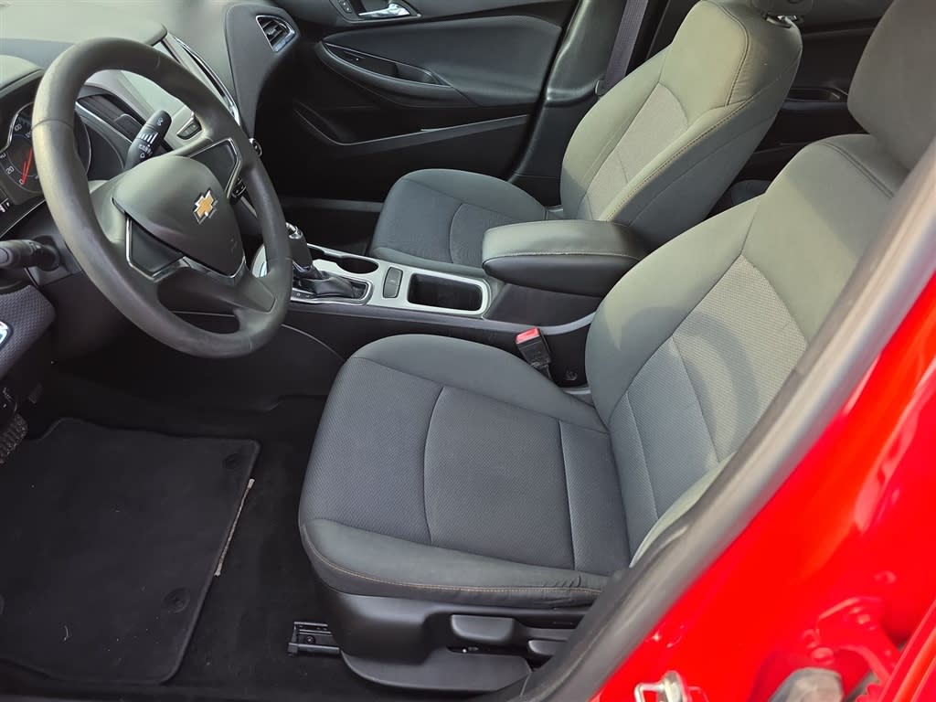 Thumbnail: 2017 Chevrolet Cruze - 11