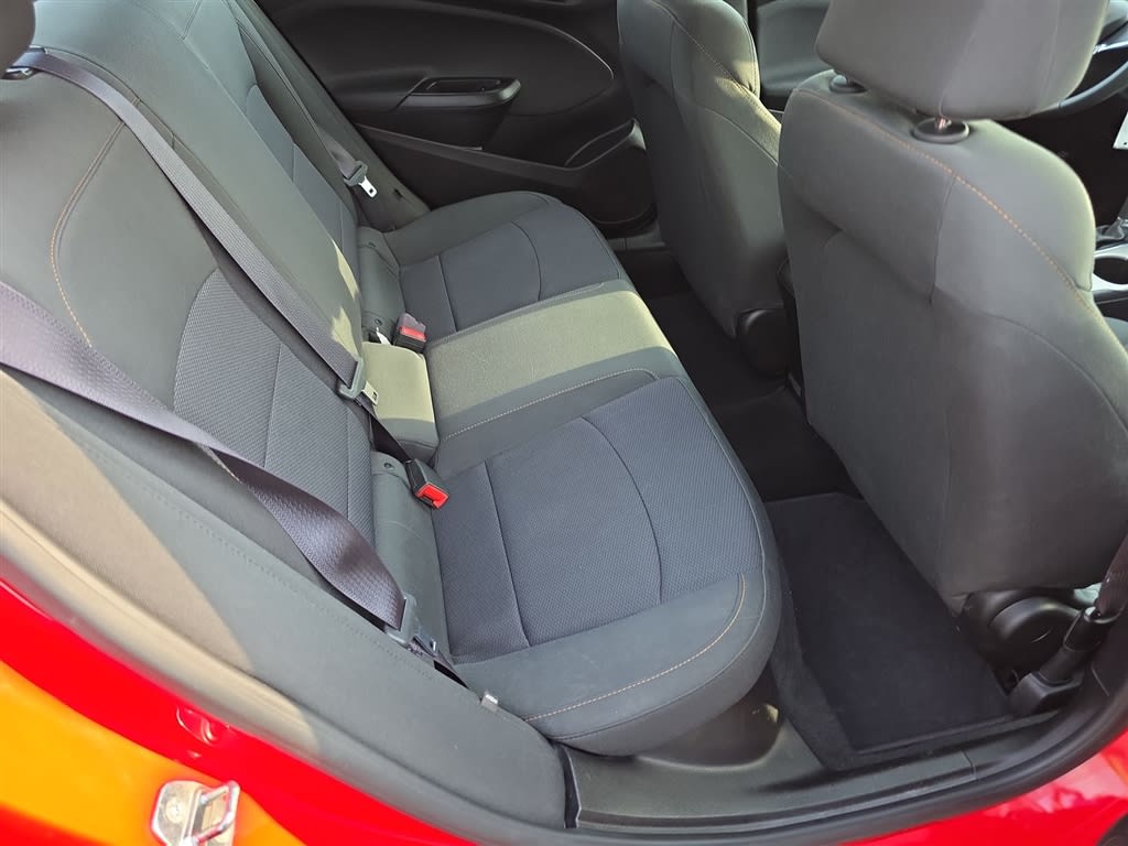 Thumbnail: 2017 Chevrolet Cruze - 12