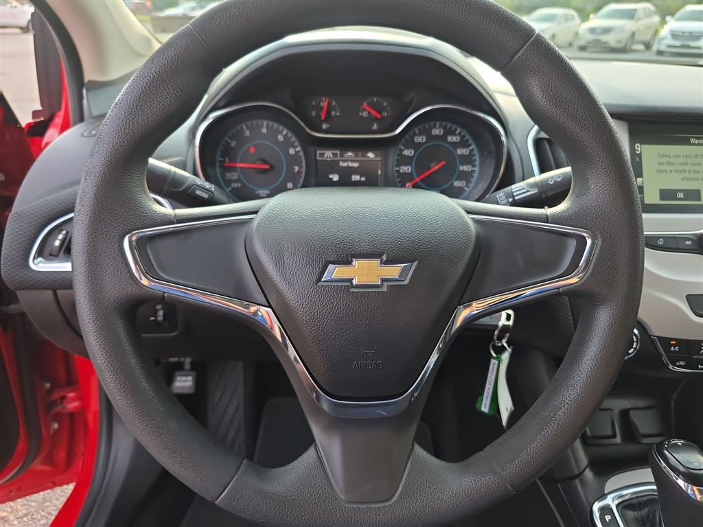 Thumbnail: 2017 Chevrolet Cruze - 9