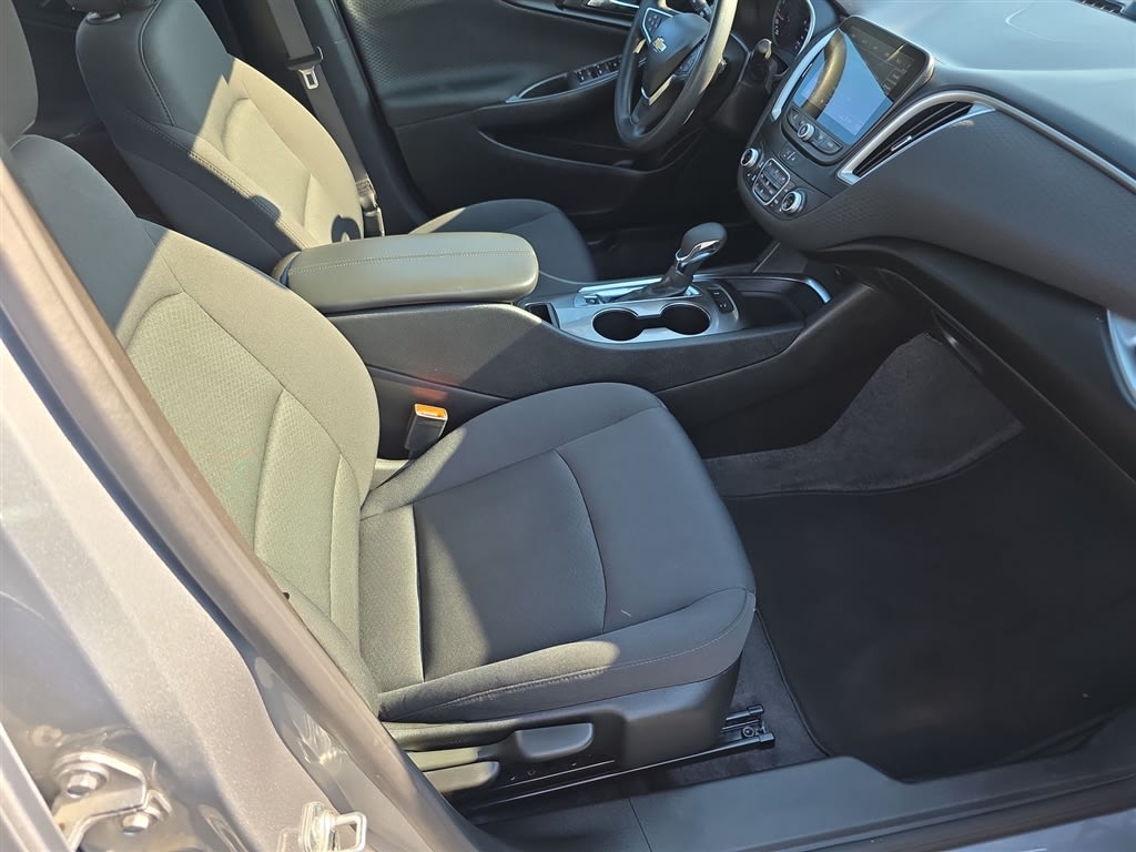 Thumbnail: 2024 Chevrolet Malibu - 10