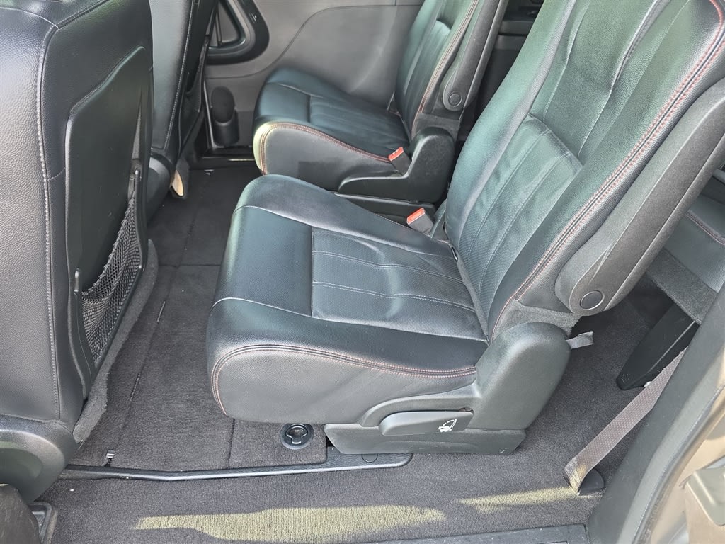 Thumbnail: 2017 Dodge Grand Caravan - 23