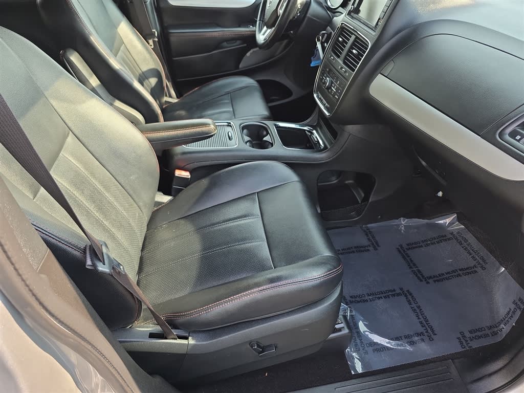 Thumbnail: 2017 Dodge Grand Caravan - 9