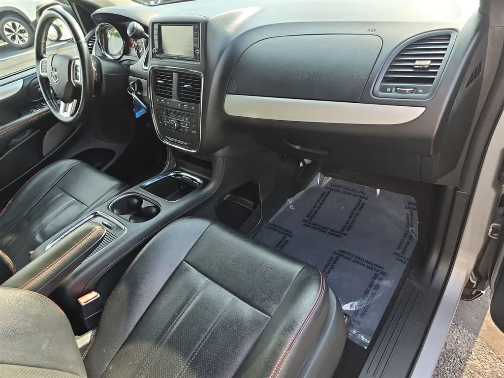 Thumbnail: 2017 Dodge Grand Caravan - 10