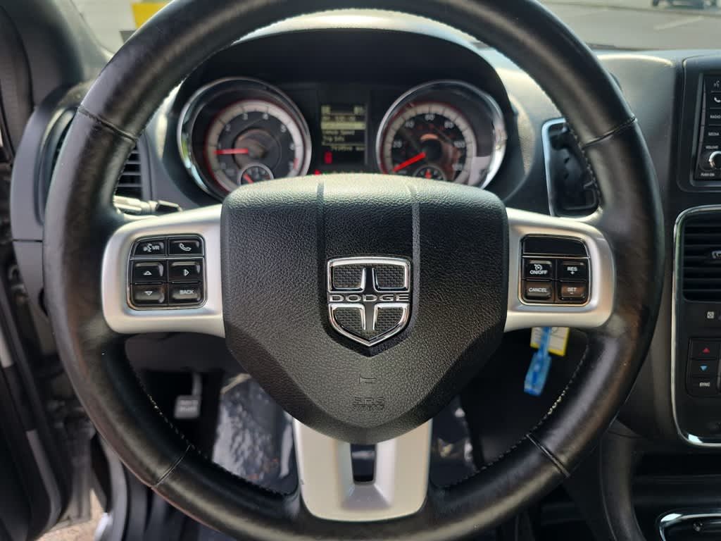 Thumbnail: 2017 Dodge Grand Caravan - 2