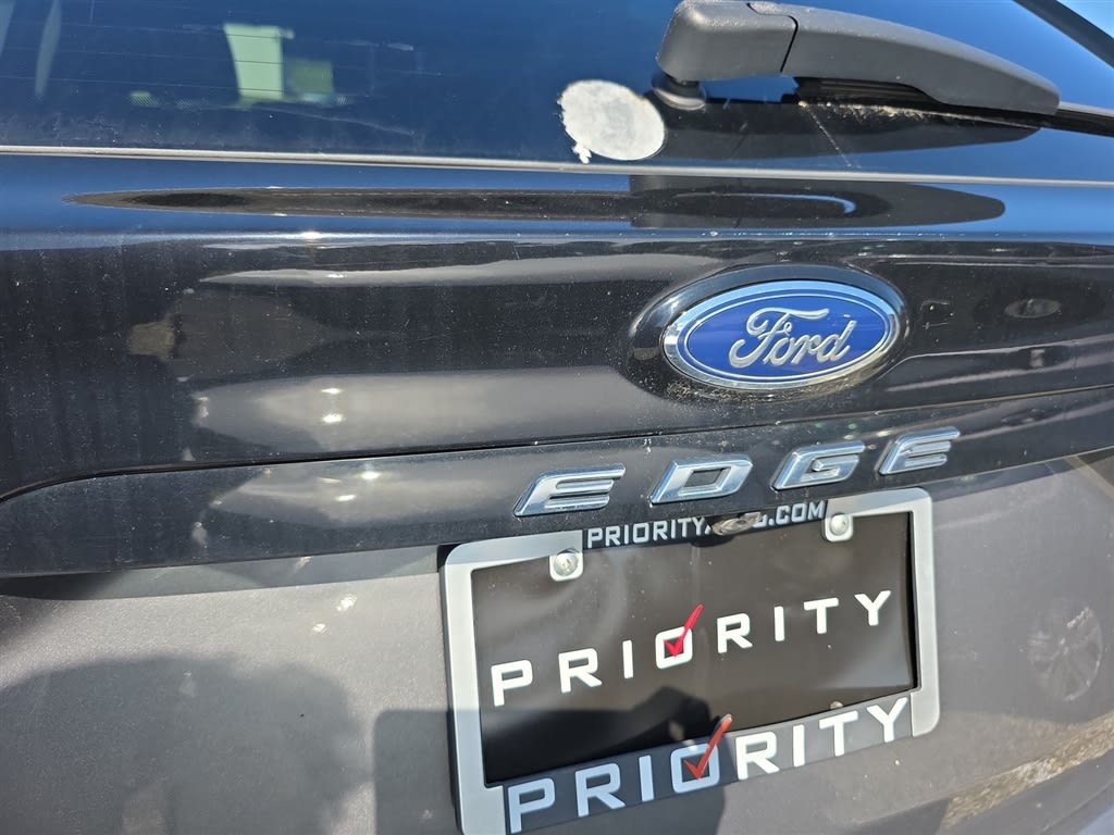 Thumbnail: 2022 Ford Edge - 9
