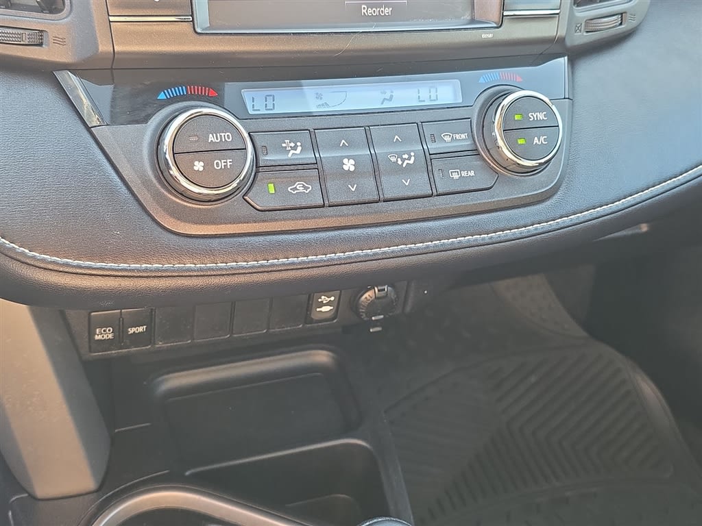 Thumbnail: 2018 Toyota RAV4 - 26
