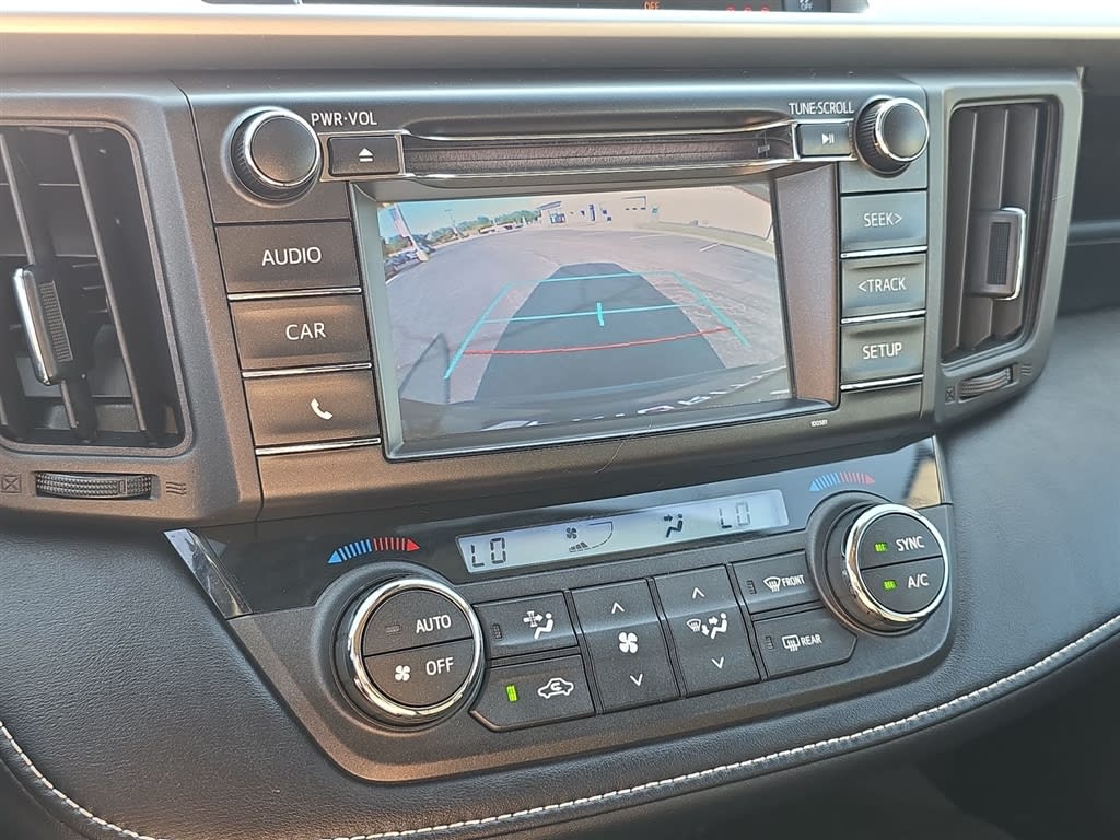 Thumbnail: 2018 Toyota RAV4 - 14