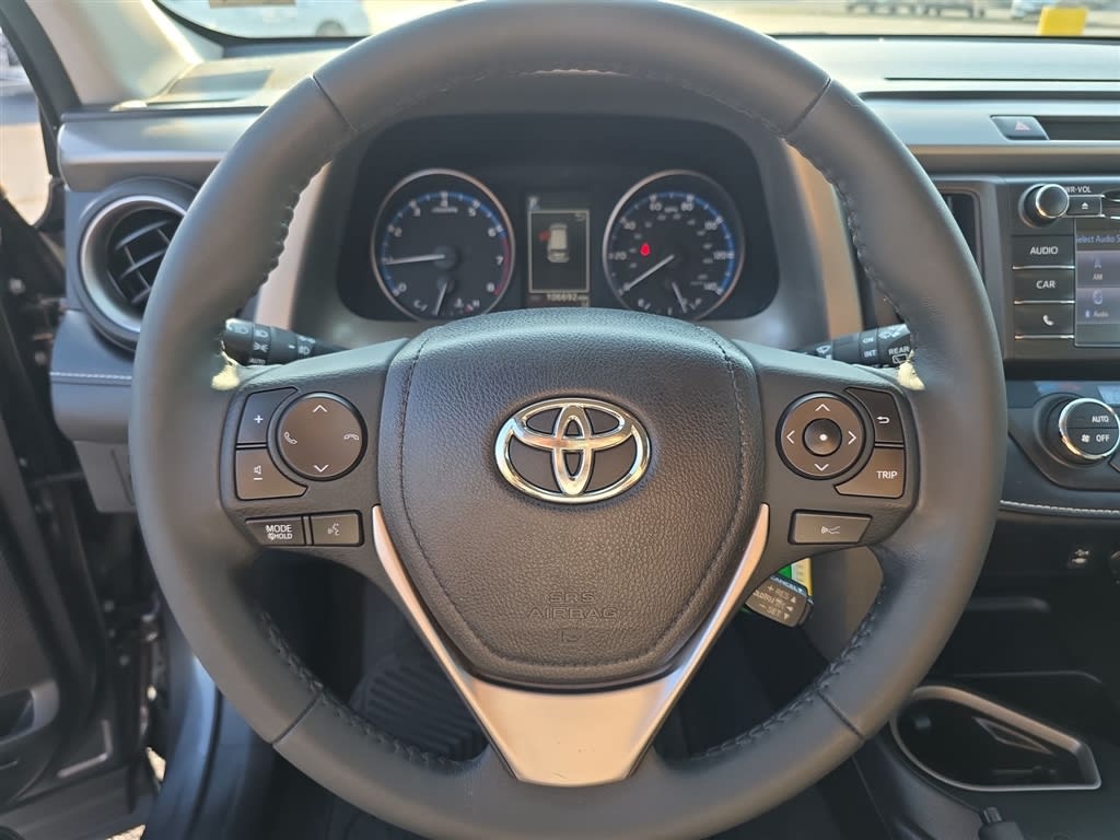 Thumbnail: 2018 Toyota RAV4 - 10