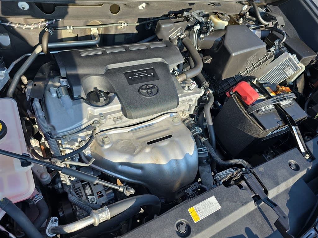 Thumbnail: 2018 Toyota RAV4 - 9