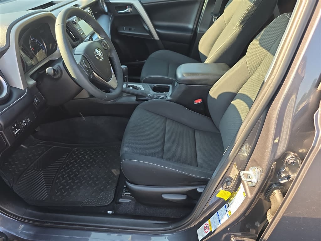 Thumbnail: 2018 Toyota RAV4 - 12