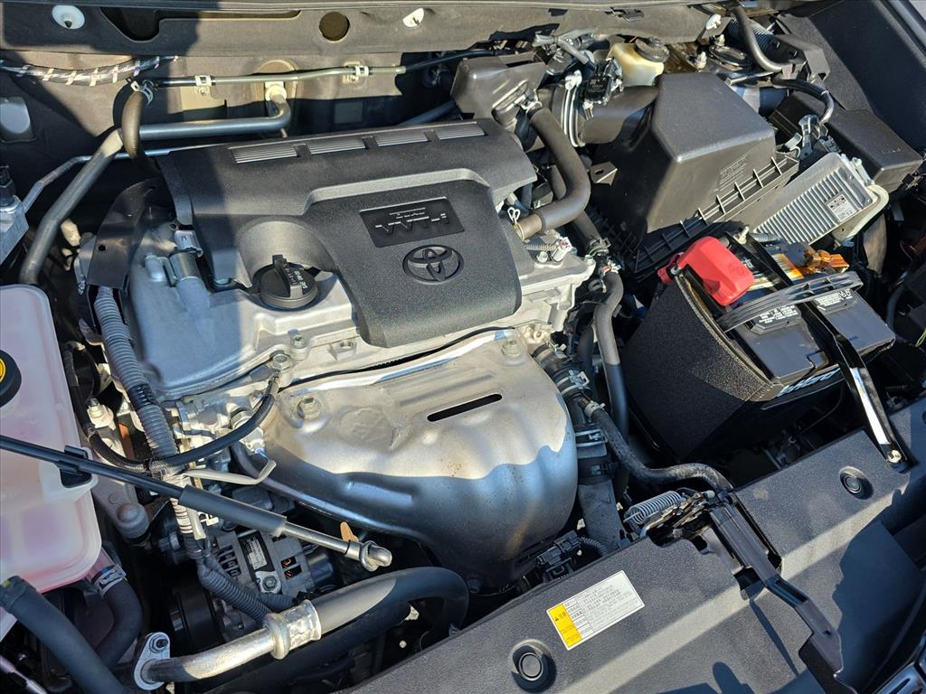 Thumbnail: 2018 Toyota RAV4 - 9