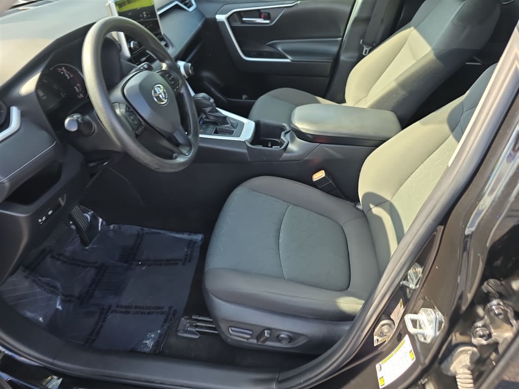 Thumbnail: 2023 Toyota RAV4 - 22