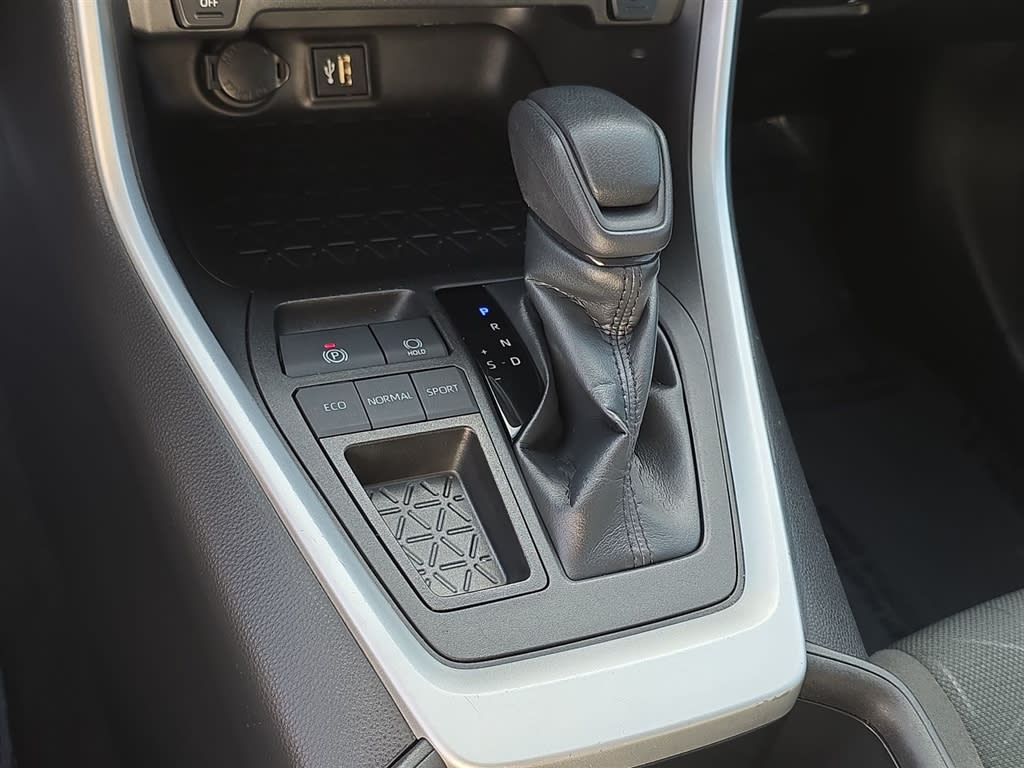Thumbnail: 2023 Toyota RAV4 - 14