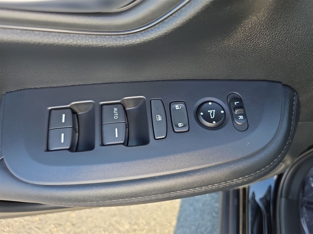 Thumbnail: 2027 Honda HR-V - 15