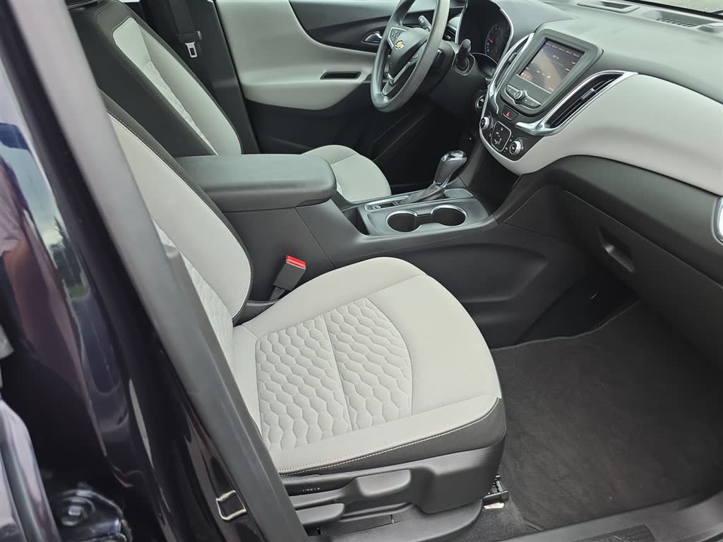 Thumbnail: 2020 Chevrolet Equinox - 10