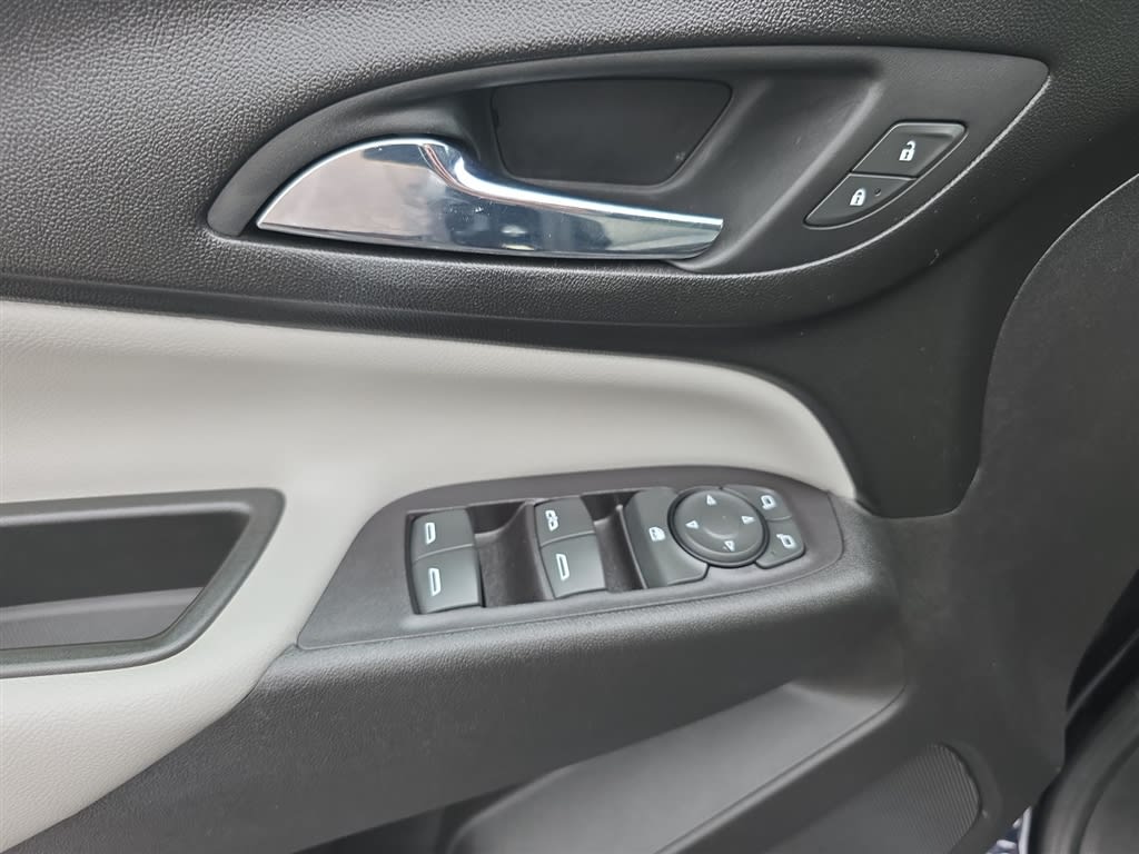 Thumbnail: 2020 Chevrolet Equinox - 24