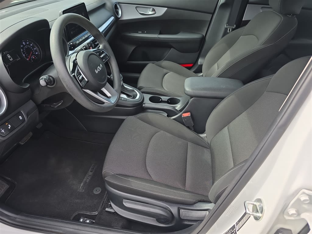 Thumbnail: 2024 Kia Forte - 34