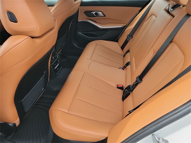 2023 BMW 3 Series 330xi 11