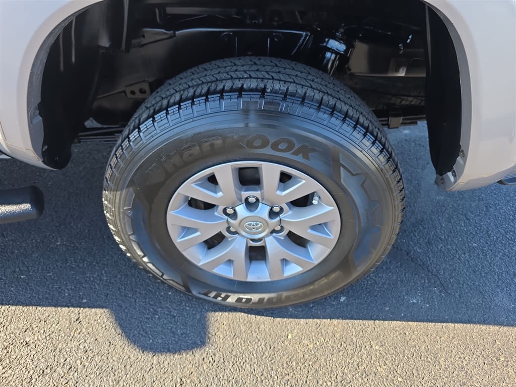 Thumbnail: 2019 Toyota Tacoma - 7