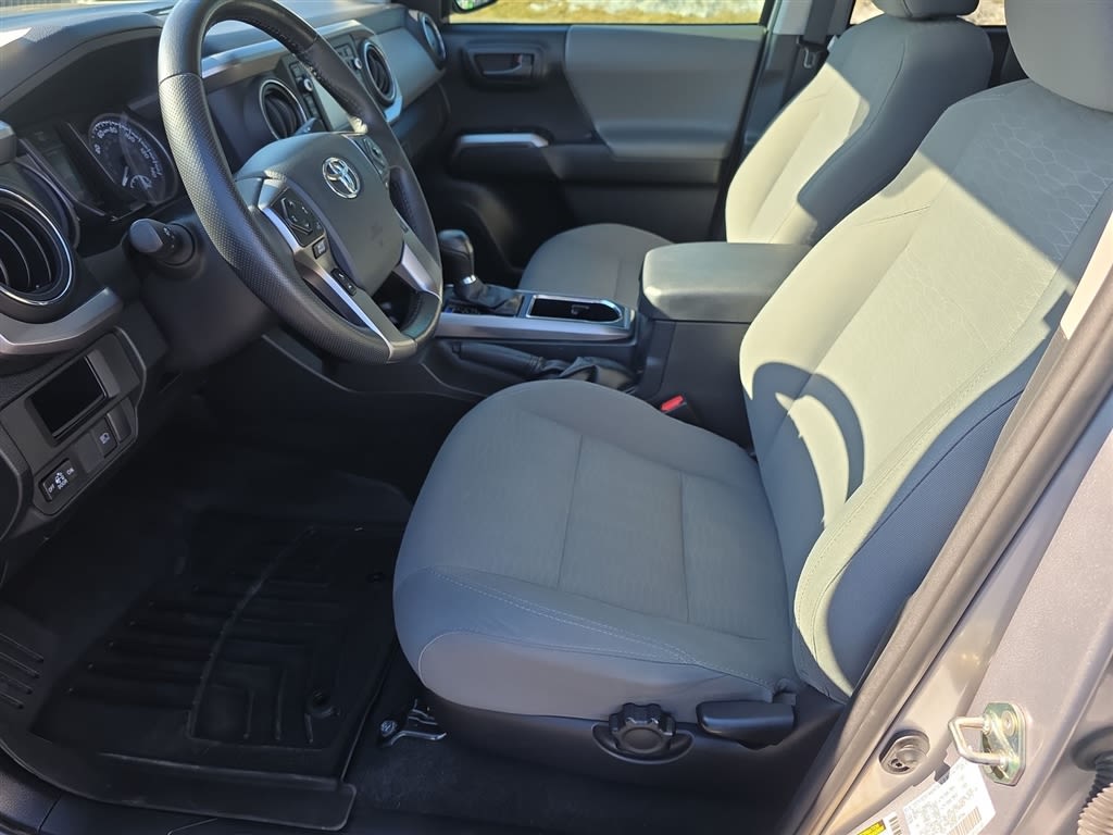 Thumbnail: 2019 Toyota Tacoma - 11