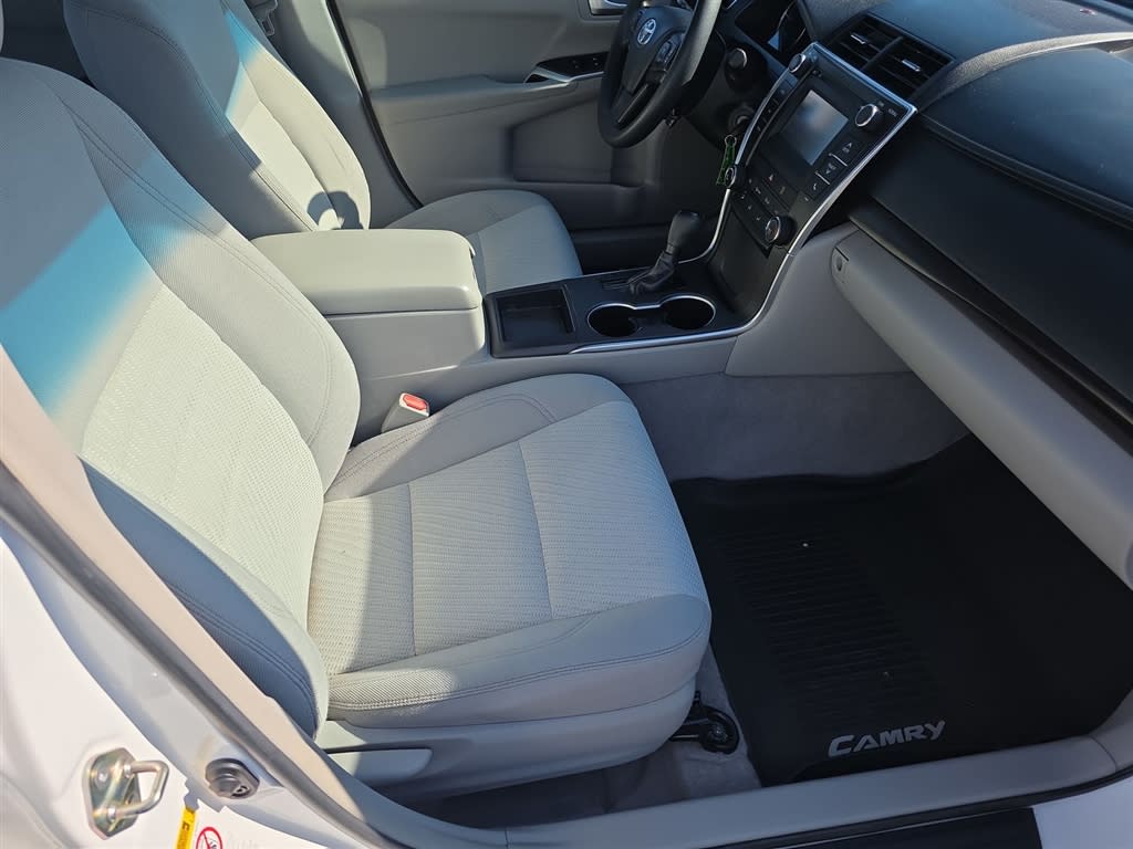 Thumbnail: 2017 Toyota Camry - 9