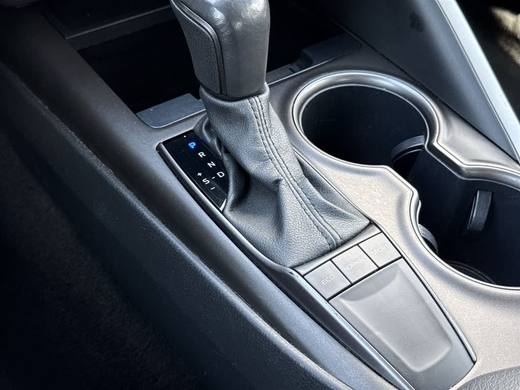 Thumbnail: 2023 Toyota Camry - 12