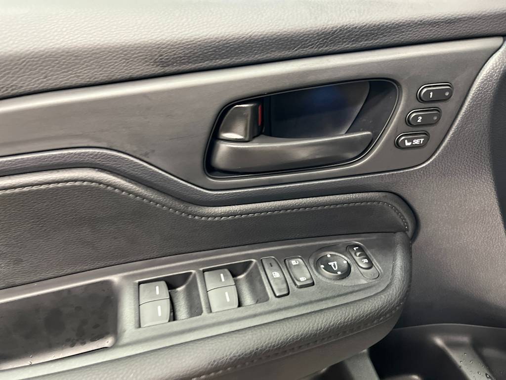 Thumbnail: 2027 Honda Odyssey - 20