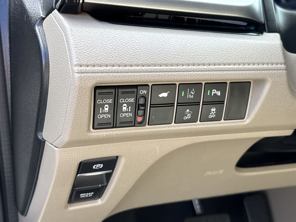 Thumbnail: 2020 Honda Odyssey - 21